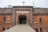 Fort VII w Poznaniu - pierwszy obóz koncentracyjny na ziemiach polskich, w którym po raz pierwszy zastosowano komory gazowe