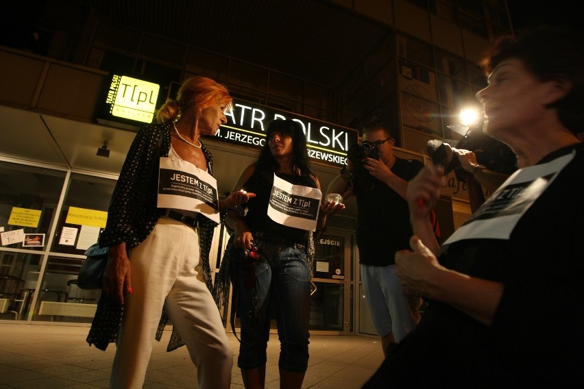 Widzowie protestowali pod Teatrem Polskim 