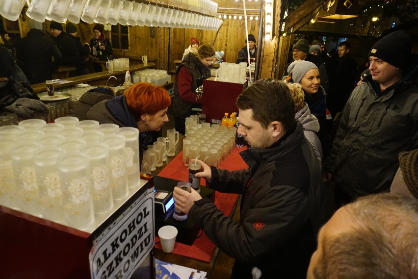 Jarmark na placu Wolności można odwiedzać do 21 grudnia w...