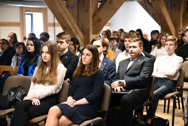 Młodzieżowa Rada Miasta Bydgoszczy zastanawiała się, co można zrobić żeby młodzi ludzie chętniej brali udział w BBO.