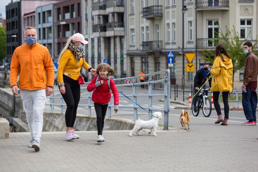 Zasiłek opiekuńczy od ZUS. Komu przysługuje? Ile wynosi?...