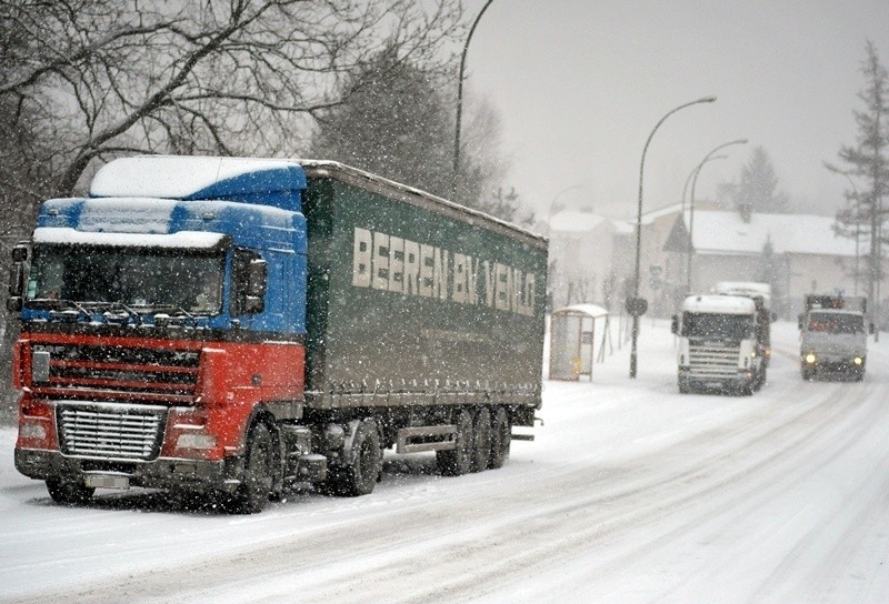 Śnieżyca nad Przemyślem
TIR-y na ul. Stanisława Augusta.