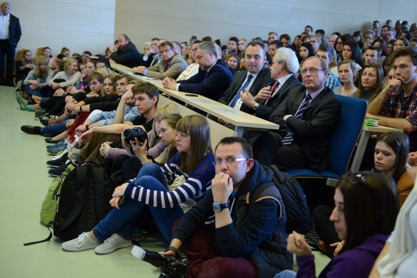 Poznań: Radosław Sikorski spotkał się ze studentami UAM