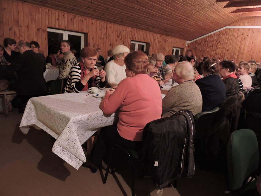 Pierwsze spotkaniu klubu seniora w Rzekuniu. Seniorzy z gminy chcą mieć swoje miejsce