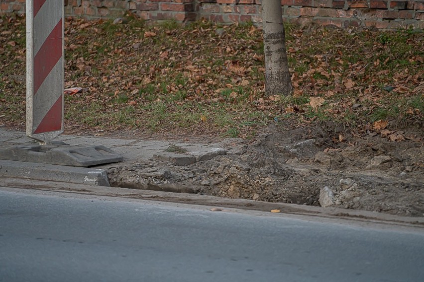 Nowy Sącz. Trwa remont ul. Wyspiańskiego. Ruchem sterują światła [ZDJĘCIA]