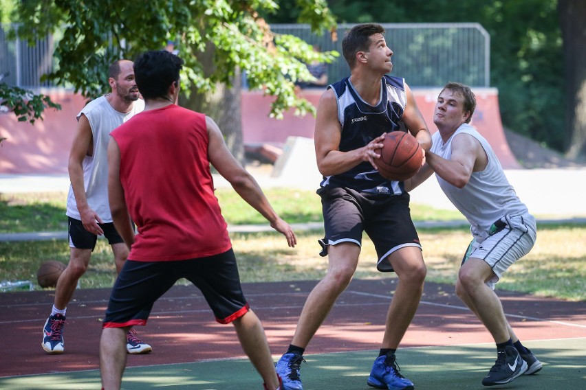 Rusza Krakowska Liga Biznesu. Za nami turniej w Parku Jordana