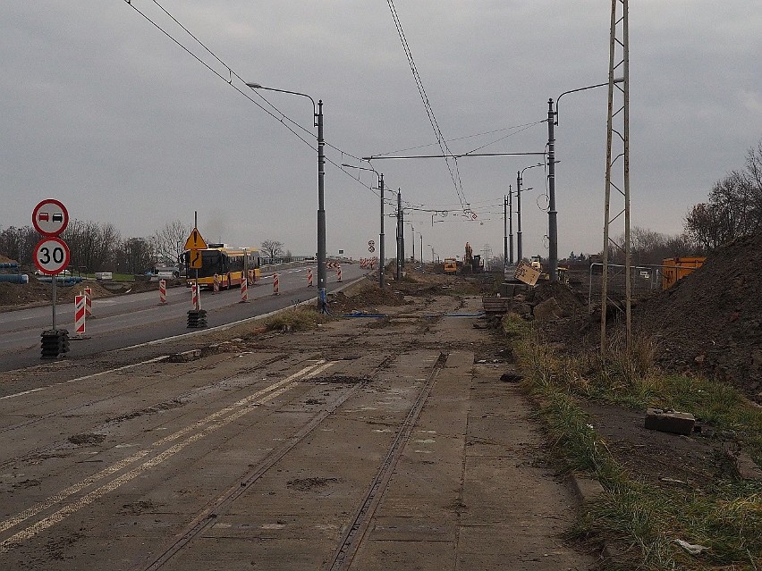 Wiadukty na Przybyszewskiego i tramwaj na Konstantynowskiej z półrocznym poślizgiem. Miasto bezpowrotnie straciło 25 milionów dotacji