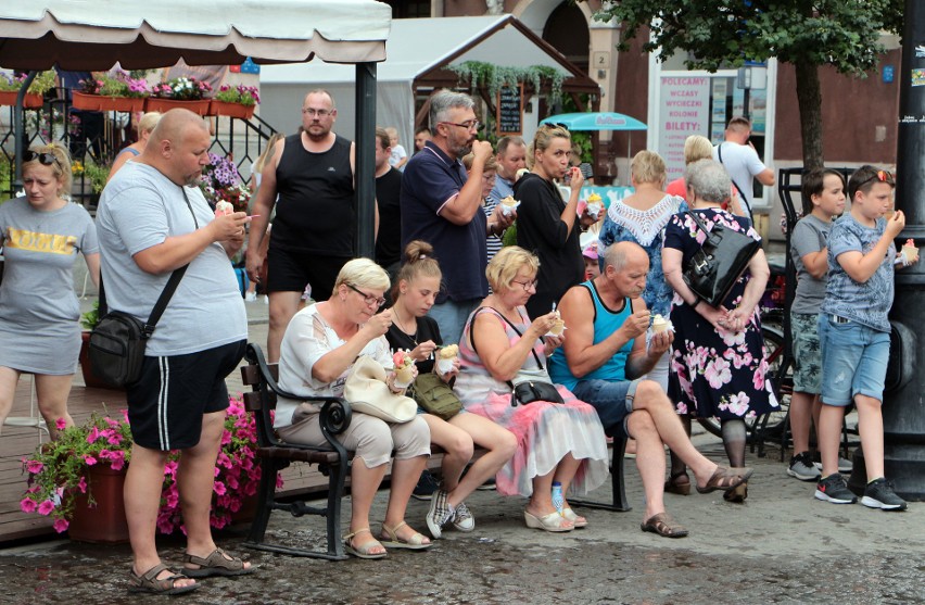 Na Rynku w Grudziądzu odbył  się koncert gitarzysty Andrzeja...