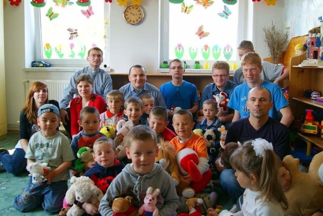 W ubiegłym roku młodzież ze Zdzieszowic także była na Ukrainie. Tamtejsze dzieci zostały obdarowane m.in. zabawkami.