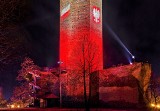 Kruszwica. Oświetlona Mysia Wieża, a w środku nowoczesna ekspozycja. Obchody 600-lecia Kruszwicy zainaugurowane. Zdjęcia
