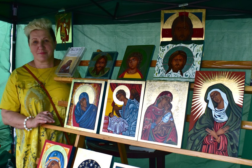 Sanok gości uczestników 18 Jarmarku Ikon. Na rynku ustawiono...