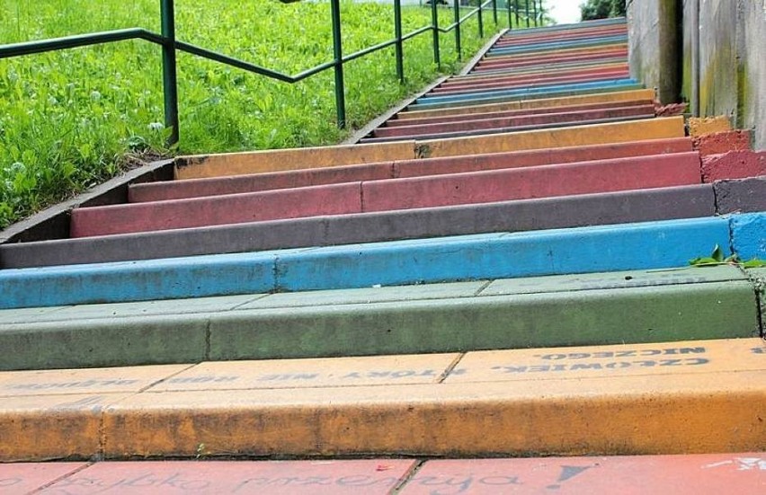 Kolorowe schody zapraszają na stare Podgórze!