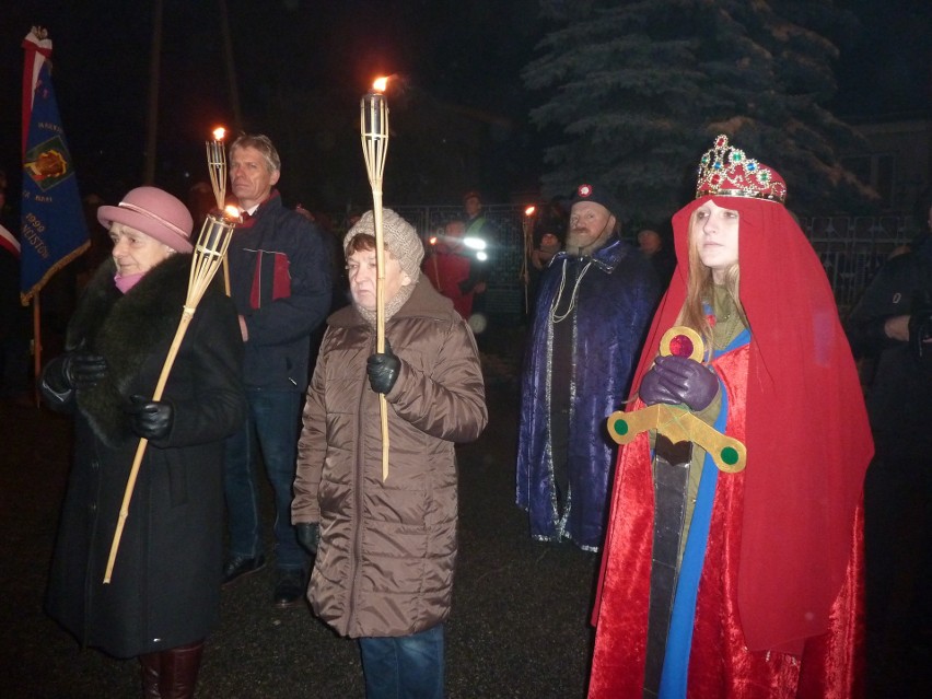 Święto patronki Starachowic. Przy odnowionej figurze i pochodniach [ZDJĘCIA]