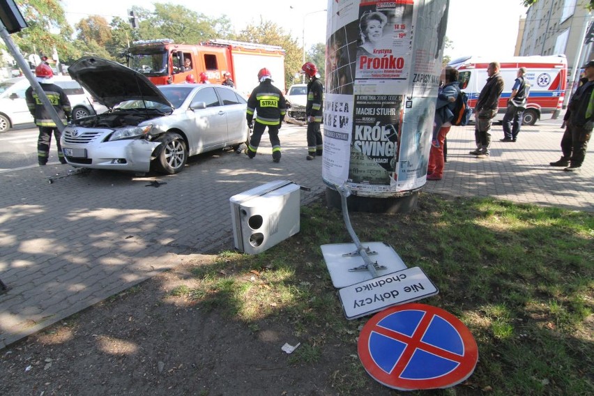 Wypadek na skrzyżowaniu Podwala z ul. Piotra Skargi