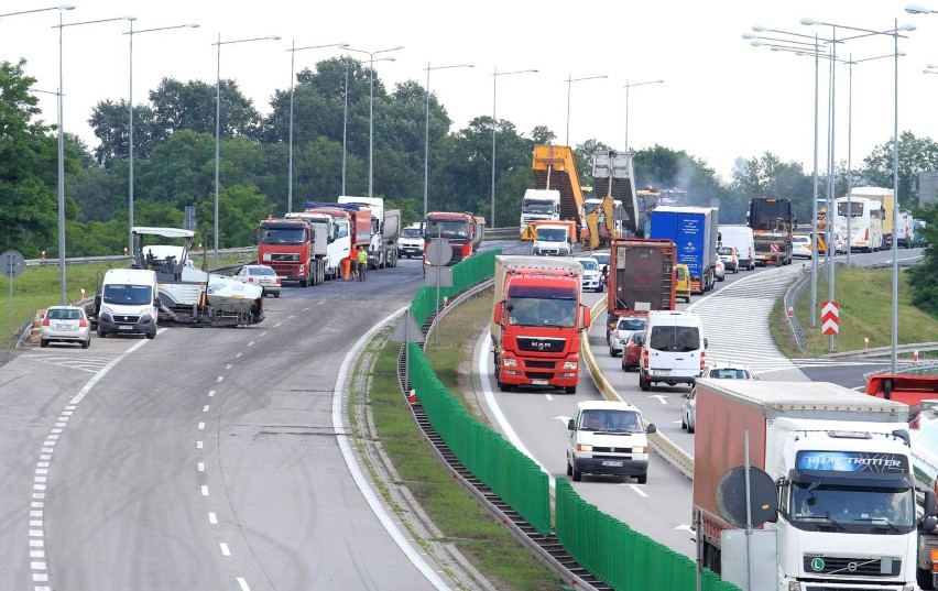 Paraliż na autostradzie A4 pod Wrocławiem, zdjęcie...