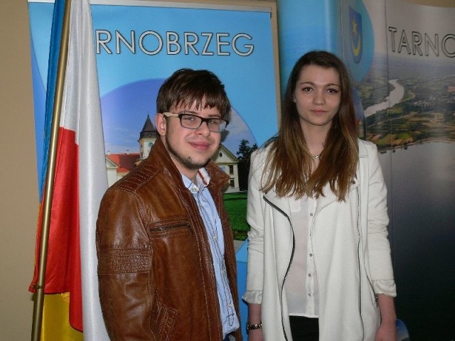 Wśród wyróżnionych znaleźli się Eliza Wójcik oraz Mateusz Kupiec, którzy odebrali we wtorek gratulacje w tarnobrzeskim magistracie.