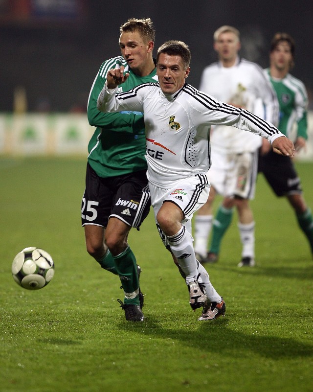 Łukasz Garguła występował w Bełchatowie przez siedem lat i jest jednym z najlepszych piłkarzy, który reprezentował barwy GKS. Dzisiaj zagra w Miedzi, z którą bełchatowianie walczą o utrzymanie.