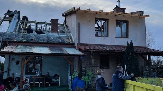 Pożar, jaki wybuchł w nocy z 16 na 17 marca 2022, to kolejna tragedia dotkniętej przez los rodziny z Proszówek