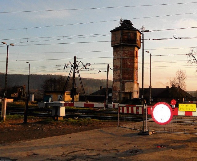 Przejazd kolejowy na ul. Daszyńskiego był ostatnio w remoncie, ale w jego miejscu ma powstać jeden z wiaduktów