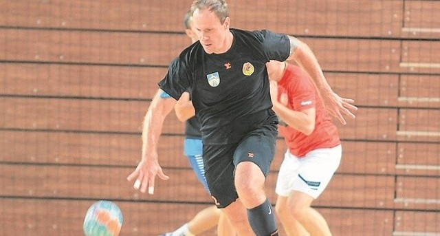 Witalij Kożeniewski rzucił najwięcej - 9 bramek - w pierwszym sparingu KSZO z Czuwajem Przemyśl.
