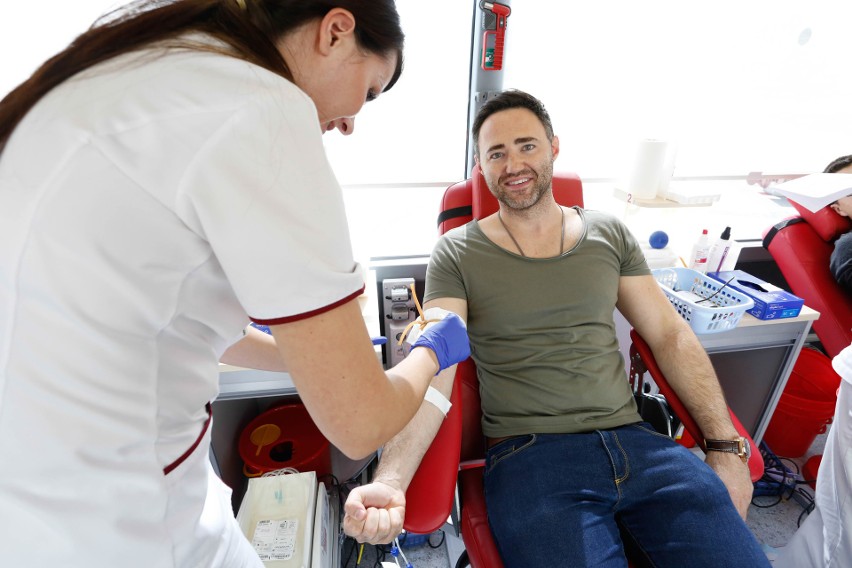 Kielecka marka Dafi włączyła się w akcję promującą krwiodawstwo. Jako pierwszy krew oddał szef firm z grupy Formaster S.A. Maciej Bursztein