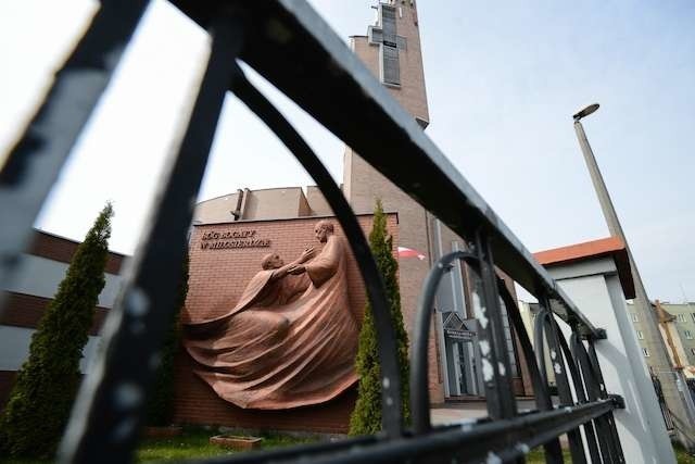 Zdaniem WIOŚ hałas generowany przez kościelne dzwony na Koniuchach w Toruniu jest zbyt wysoki