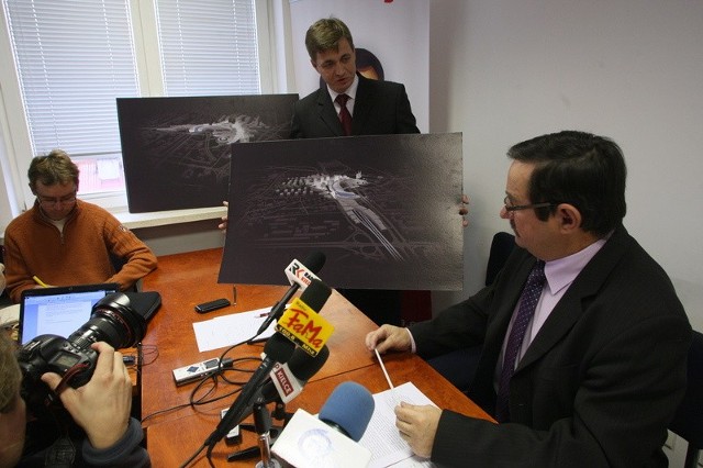 Poseł Sławomir Kopyciński i Jan Gierada zaprezentowali wizualizację kieleckich dworców PKP i PKS