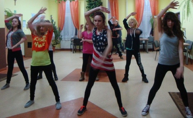 Warsztaty taneczne w gminie Moskorzew w ramach unijnego projektu.
