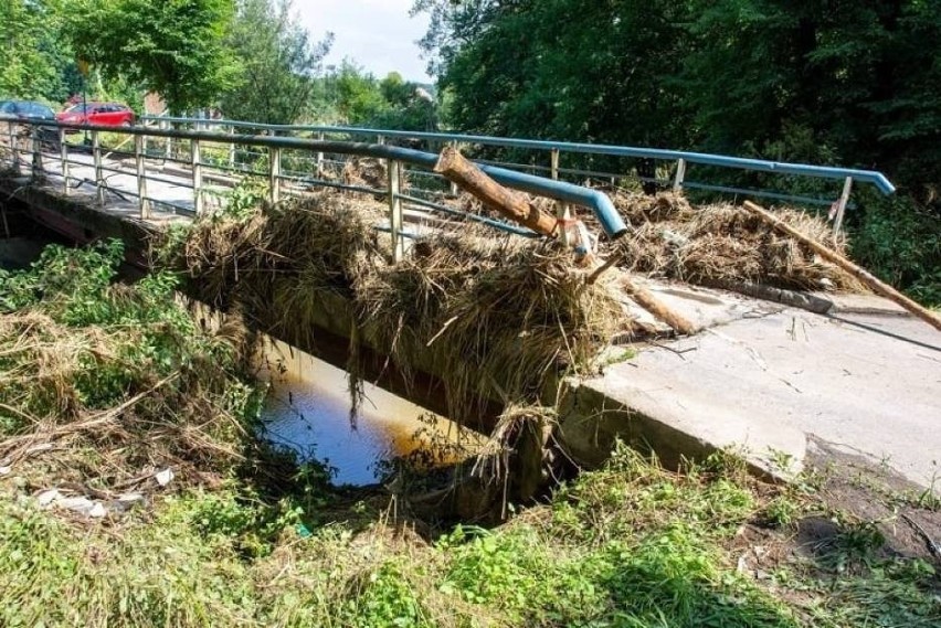Po powodzi w gminie Myślenice potrzebna jest pomoc, żeby...