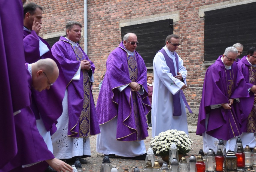 W Miejscu Pamięci Auschwitz odprawiono mszę świętą za...