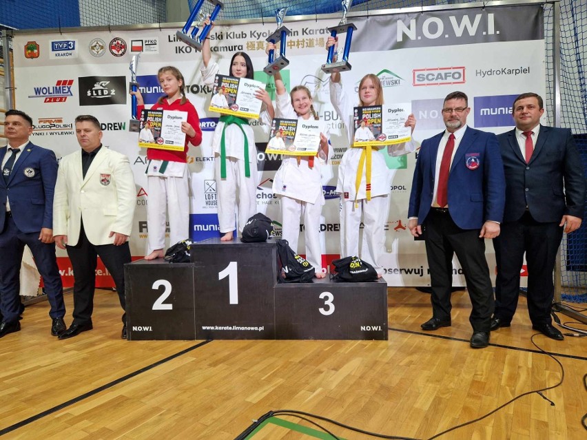 Dwanaście medali dla Klubu Karate Kyokushin "Chikara" na zawodach IKO Nakamura w Limanowej. Zobacz zdjęcia