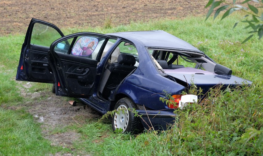 Wypadek w Wapowcach. 5-latka nie przeżyła zderzenia BMW z renault