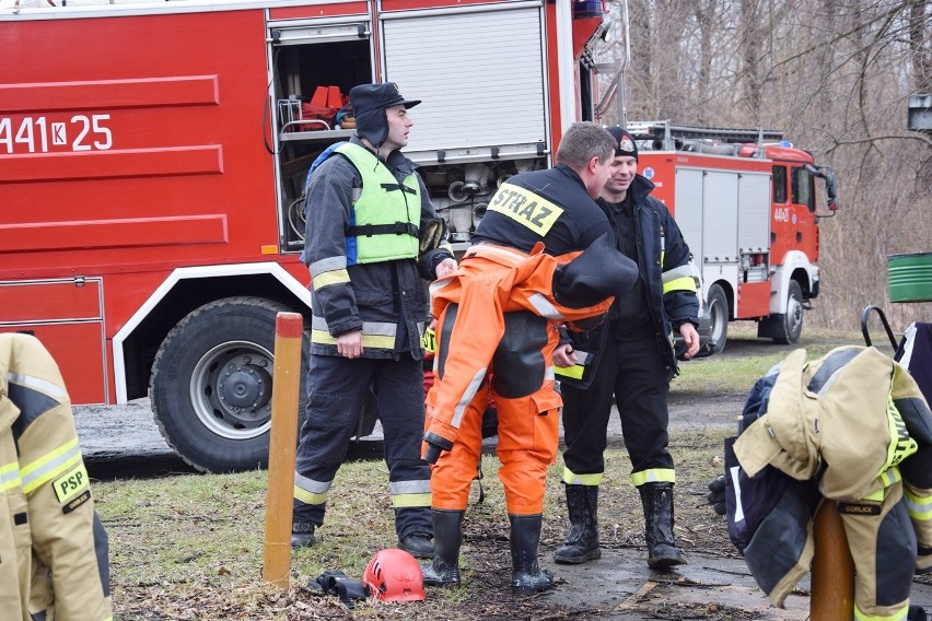 Strażacy z Jednostki Ratowniczo-Gaśniczej w Gorlicach...