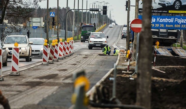 Roboty związane z budową kanalizacji sanitarnej  na ulicy szubińskiej,  na wysokości Wojskowych Zakładów Lotniczych, mają zakończyć się 6 grudnia - zapewniają przedstawiciele Miejskich Wodociągów i Kanalizacji.