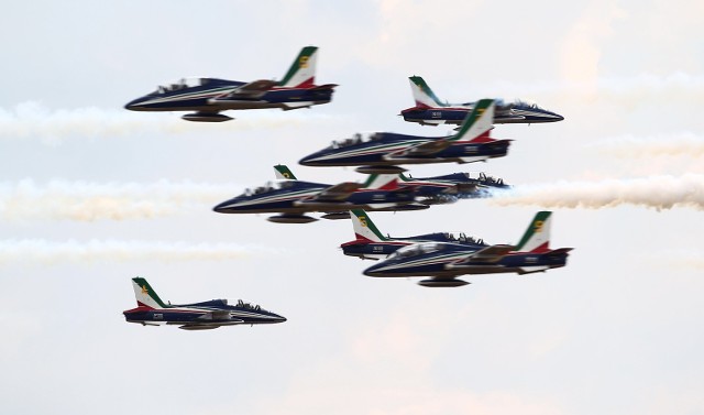 Airshow 2015 w Radomiu będzie w dniach 22 i 23 sierpnia. Frecce Tricolori są jednym z zespołów akrobacyjnych podczas pokazów lotniczych.