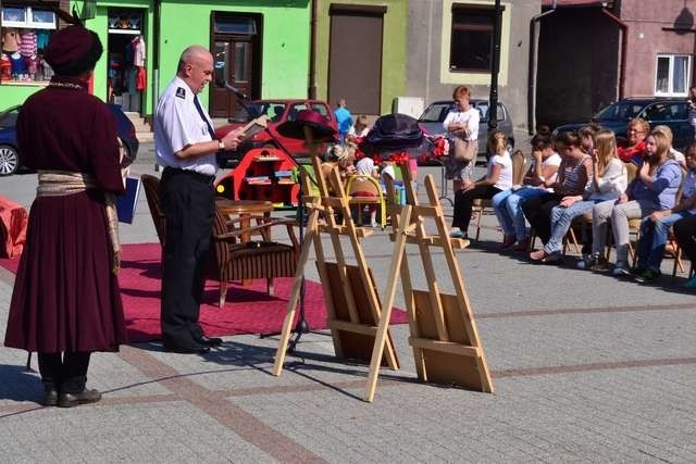 W rolę Zagłoby wcielił się Dariusz Garbarczyk, komendant powiatowy policji w Lipnie