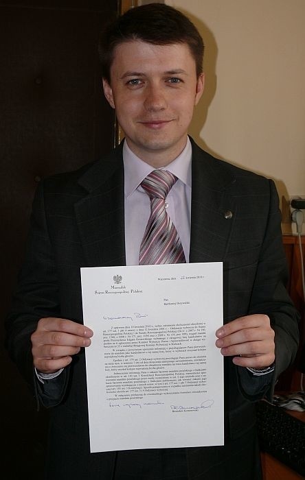 W poniedziałek, 26 kwietnia burmistrz Włoszczowy otrzymał pismo od marszałka Sejmu Bronisława Komorowskiego informujące o przysługującym mu pierwszeństwie do objęcia mandatu poselskiego po zmarłym tragicznie Przemysławie Gosiewskim.