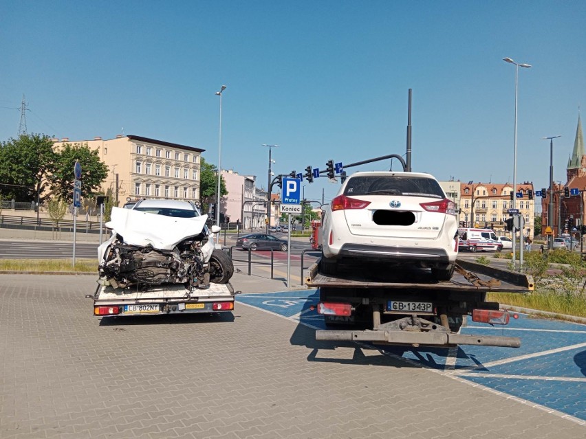 Około godz. 7.30 doszło na rondzie Bernardyńskim w...