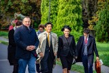 Ambasador Japonii Akio Miyajima odwiedził Ogród Japoński. Czy atrakcja Parku Śląskiego spodobała się dyplomacie?