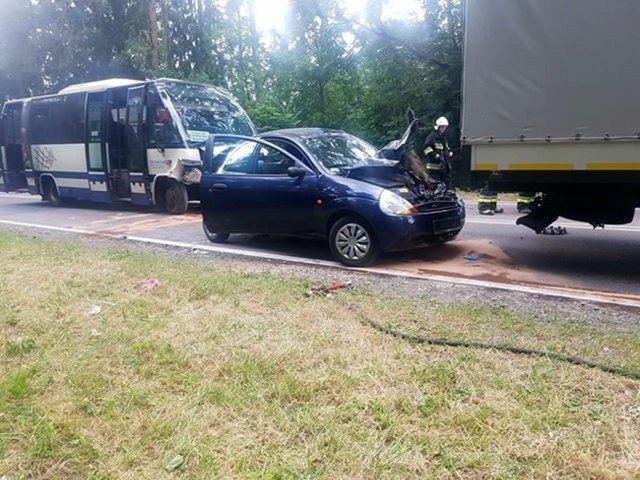 Wypadek autobusu na wjeździe do Czarnej Białostockiej. Okazało się, że kierowca Voyagera był pod wpływem narkotyków