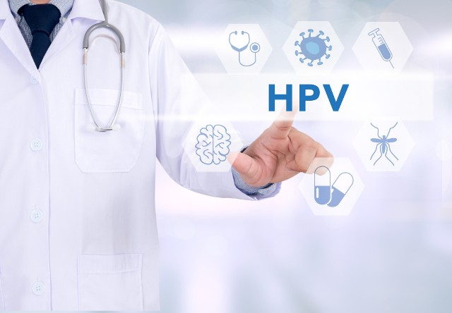 Wirus HPV to wirus brodawczaka ludzkiego, który odpowiada m.in. za rozwój raka szyjki macicy.