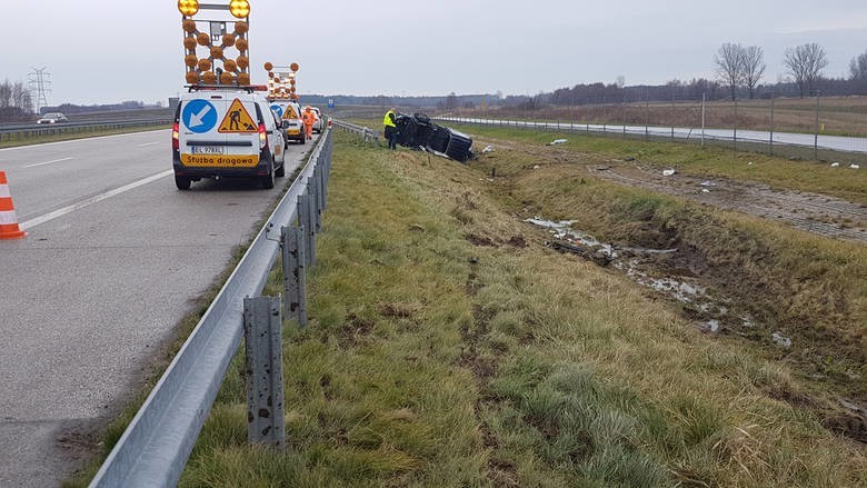 Wypadek na autostradzie A1. Ucierpiała polsko-grecka rodzina - 7 osób, w tym 3 dzieci [zdjęcia]