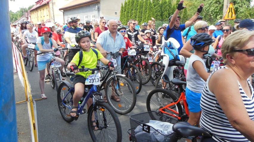 Alwernia. Rekordowa liczba 480 rowerzystów wzięła udział w Rodzinnym Rajdzie Rowerowym [ZDJĘCIA]