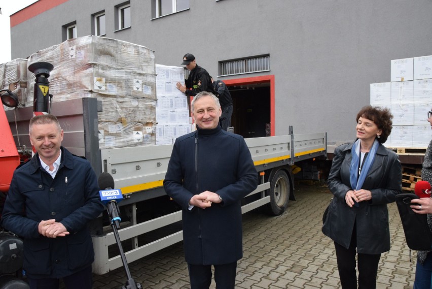 Płyn do dezynfekcji oraz maski jednorazowe dla świętokrzyskich szkół [ZDROWIE]