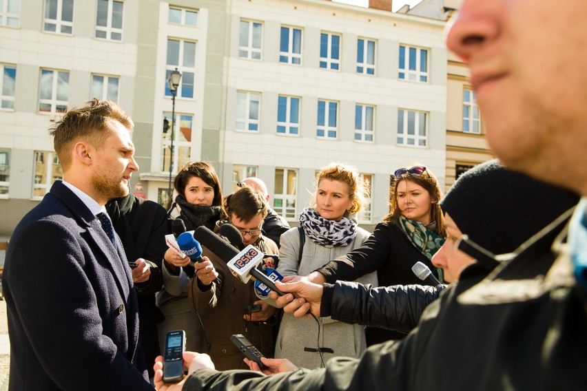 Krzysztof Truskolaski chce wiedzieć m.in. czy Bartłomiej...