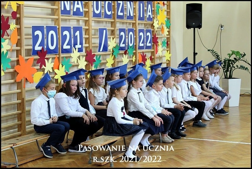 Pasowanie na ucznia w Szkole Podstawowej nr 4 w Ostrowi Mazowieckiej. 10.10.2021 Zdjęcia