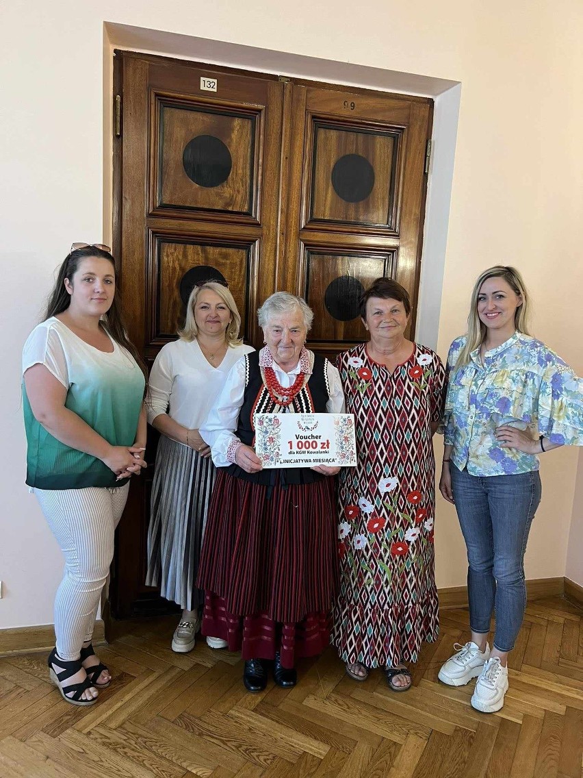 Polski Związek Kół Gospodyń Wiejskich premiuje swoich członków za bezinteresowną działalność na rzecz lokalnych społeczności