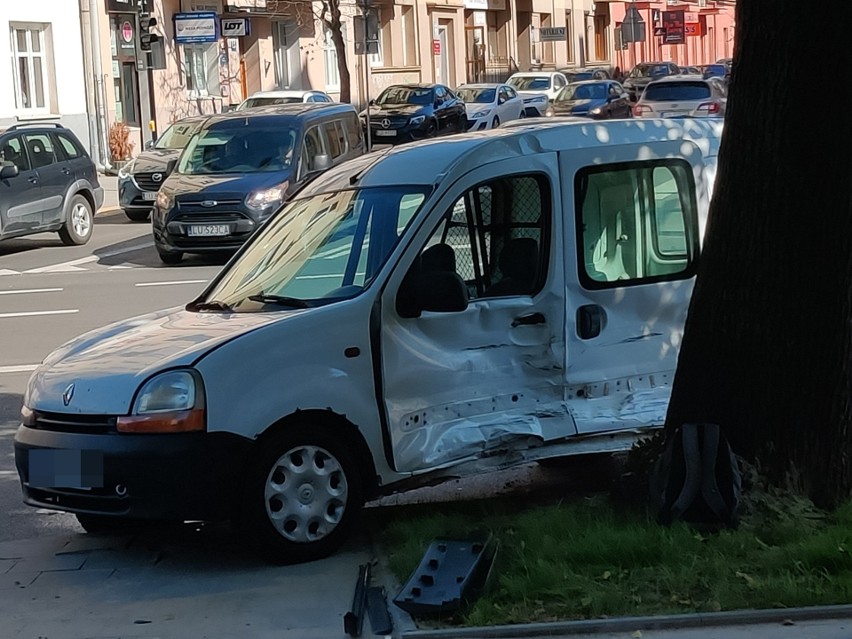 Lublin: Na ul. Lipowej zderzyły się ze sobą trzy samochody