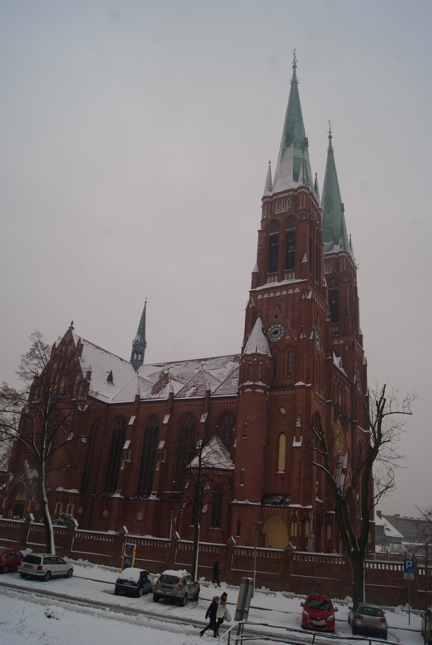 Rybnik pod grubą kołdrą śniegu