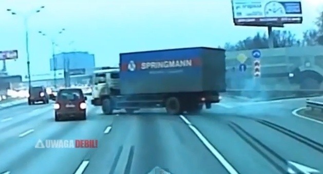 Kierowca zajechał drogę ciężarówce